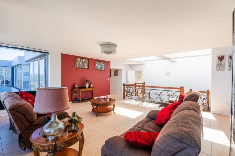 7 Bedroom Property for Sale in Outeniqua Strand Western Cape